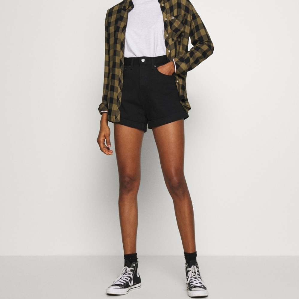 Levi's High Rise Mom Shorts Denim Black - Picture 3 of 7